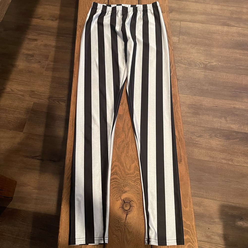 Black and white striped leggings
